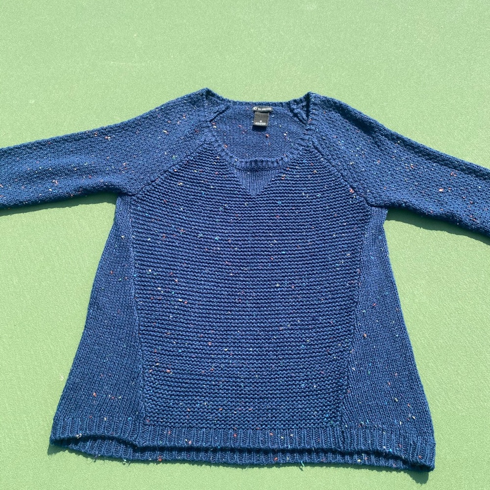 Sweater - Picture 7 of 8